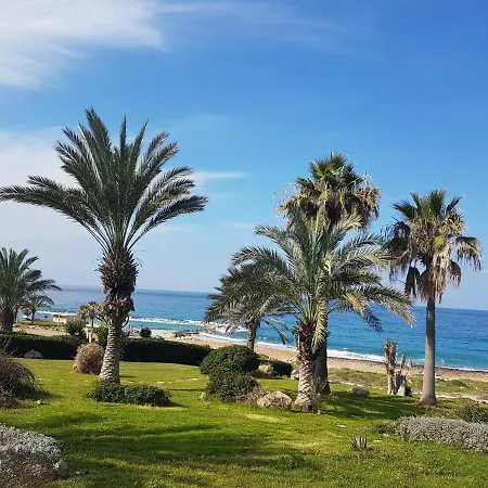 度假居 Sea Front Kristina *