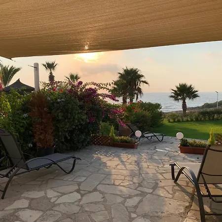 度假居 Sea Front Kristina *